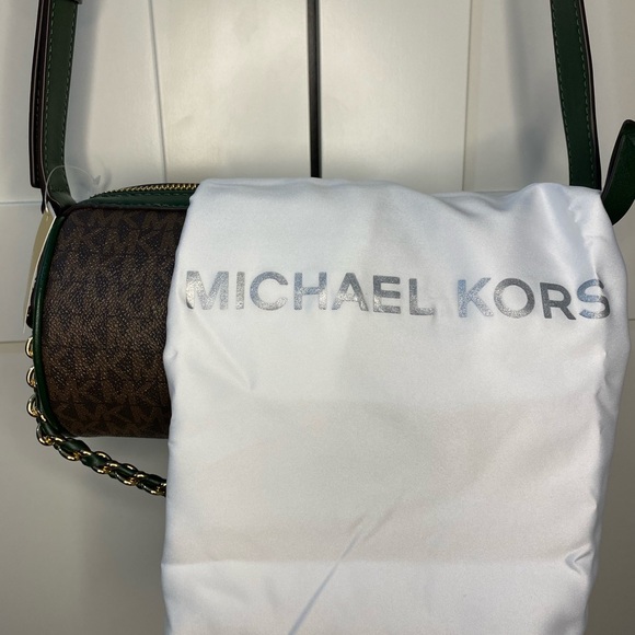 Michael Kors Barrel Crossbody bag - Picture 3 of 4